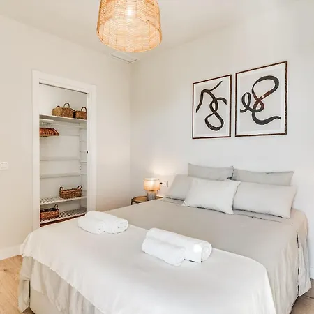 Skyline 10 Pool And Parking Free Apartment Malaga